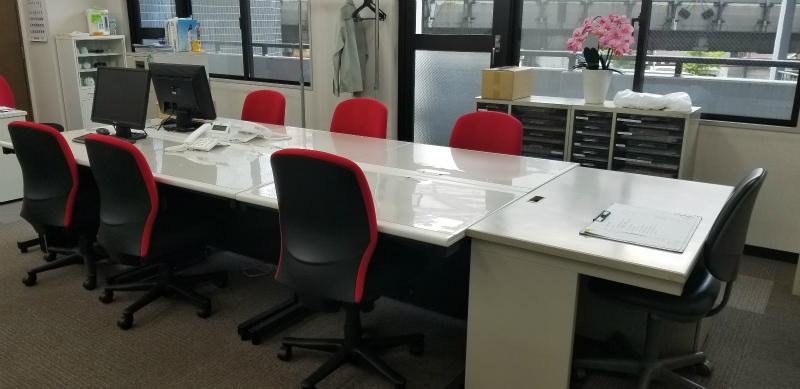 日本ティピカルの社内風景