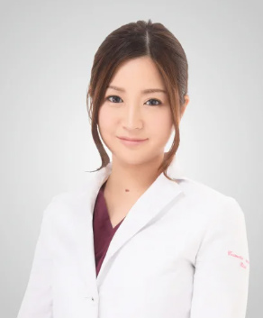 富田莉沙子院長の顔画像